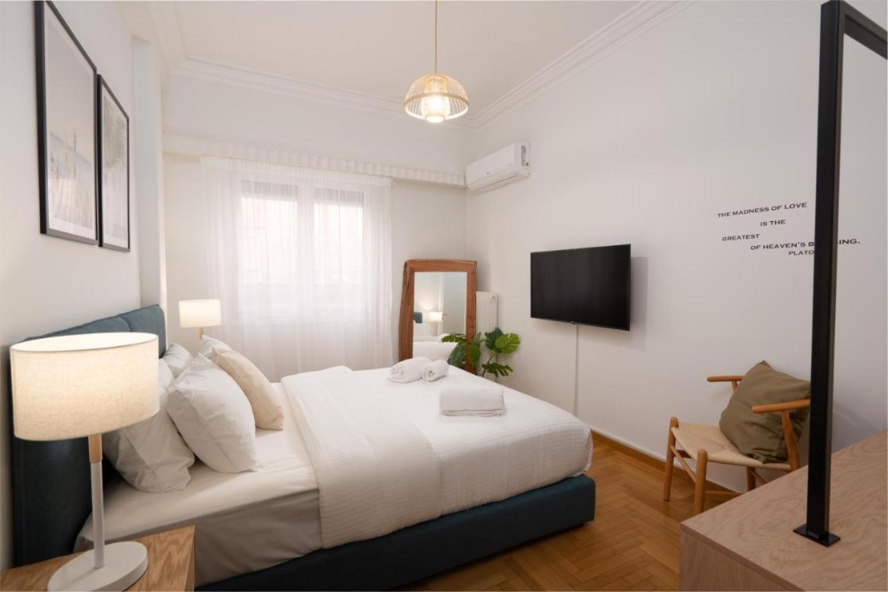 Vibrant Urban Getaway: Charming 2-Bedroom Near Bars, Parks, And Metro Atena Exterior foto