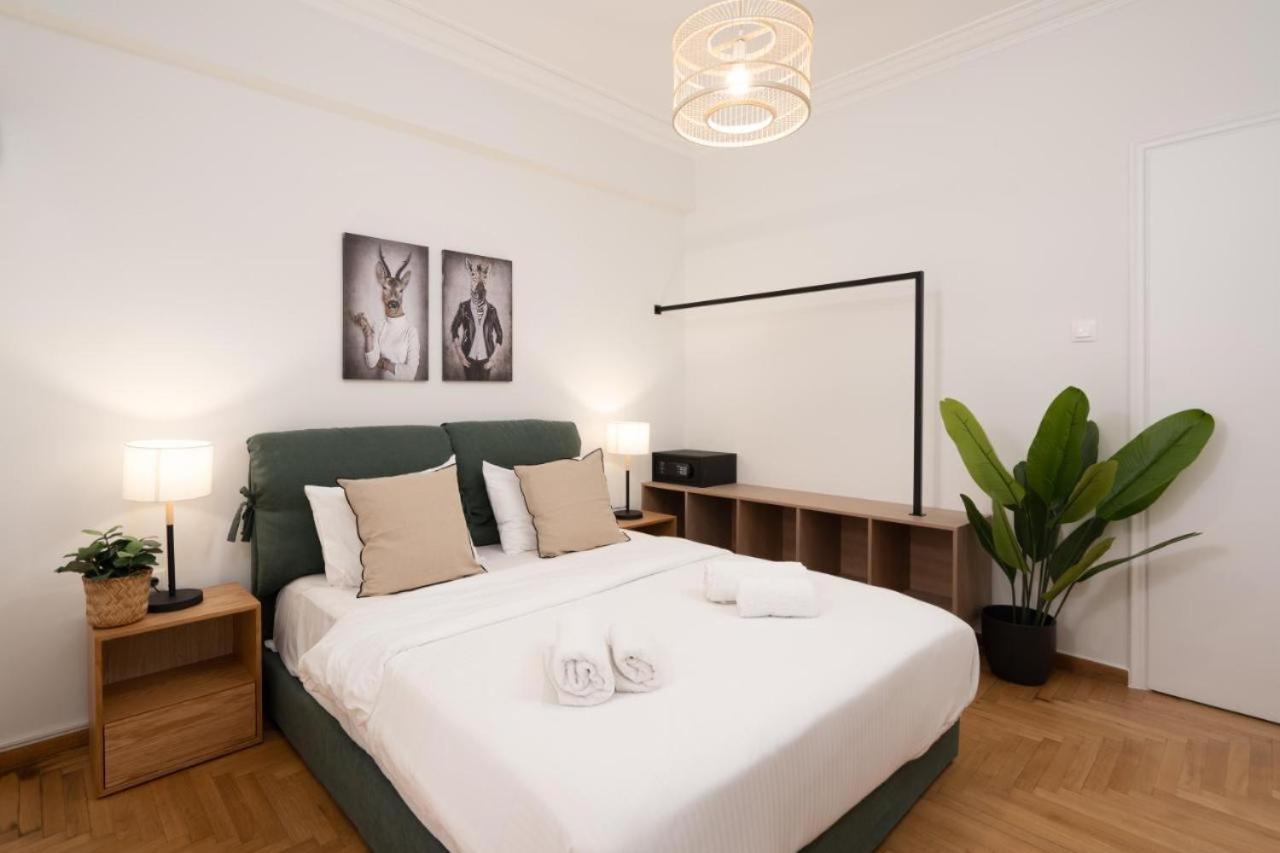 Vibrant Urban Getaway: Charming 2-Bedroom Near Bars, Parks, And Metro Atena Exterior foto